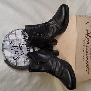 Spring step double zip pleated black velvet linned platform lugsole bootie 39